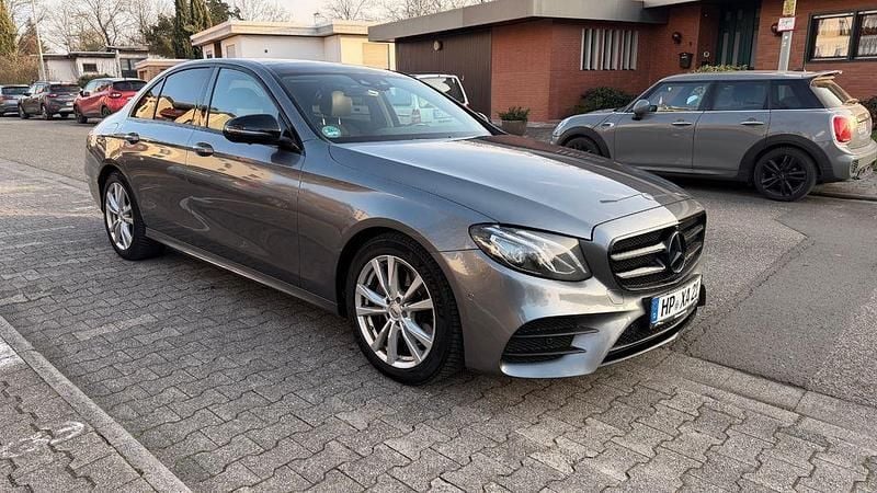 Gebraucht Mercedes E220 AMG 194 PS (142 kW) 2019 Grau Limousine