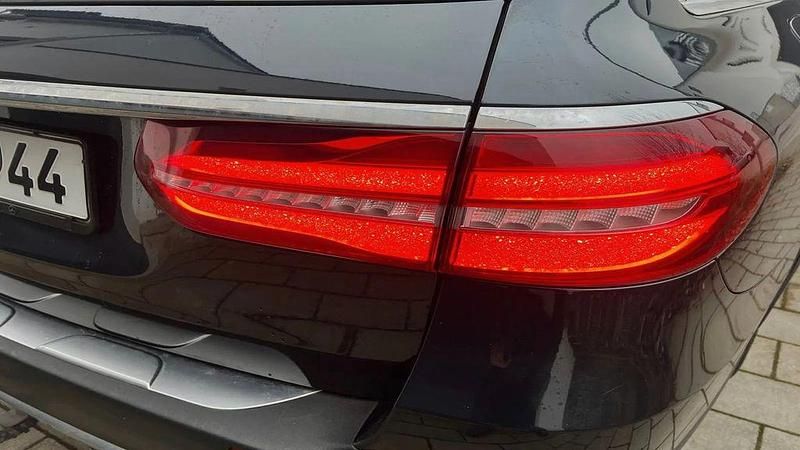 Gebraucht Mercedes E220 All-Terrain 194 PS (142 kW) 2017 Schwarz Kombi