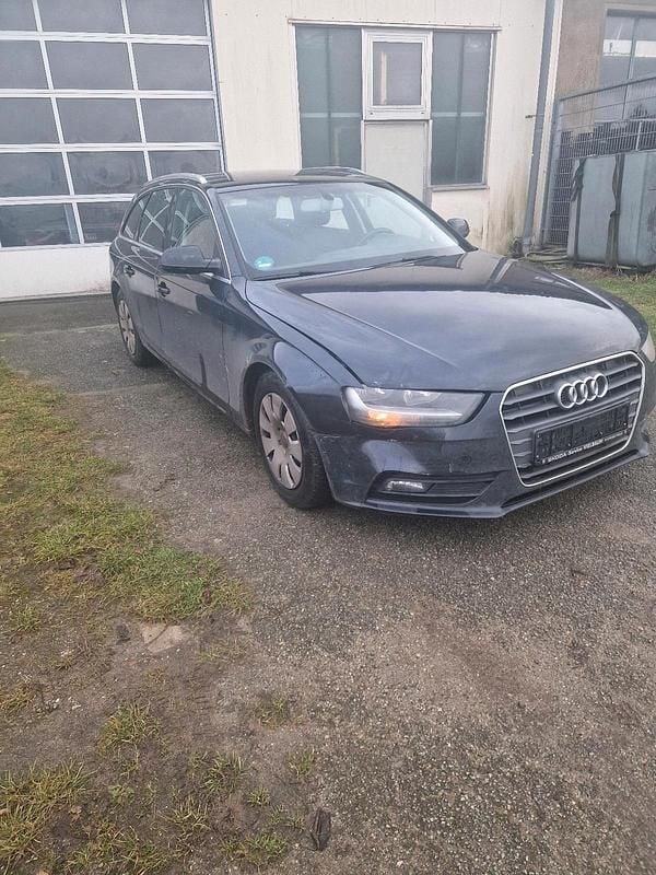 Blau Gebraucht 2012 Audi A4 Kombi | 7.300 € (Superpreis) - Bild 1/4