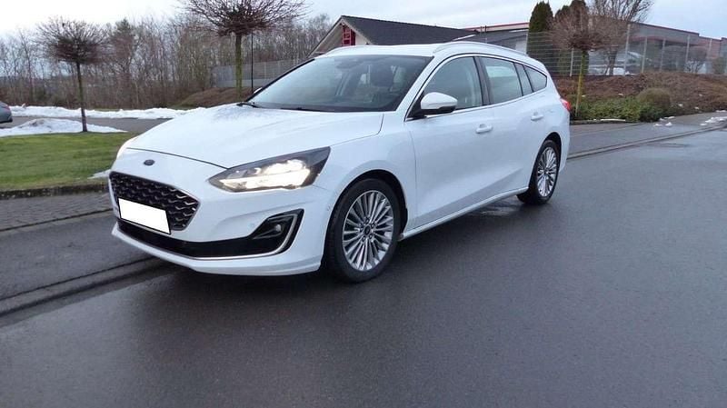 Frozen white Gebraucht 2020 Ford Focus Vignale Kombi | 12.600 € (Teuer) - Bild 1/4
