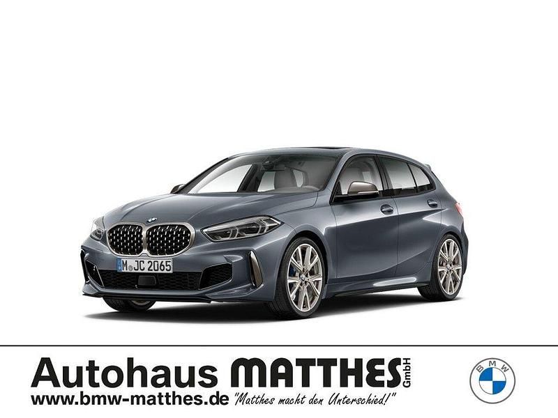 Grau Gebraucht 2022 BMW M135 Comfort Edition Kleinwagen | 31.950 € (Guter Preis) - Bild 1/4