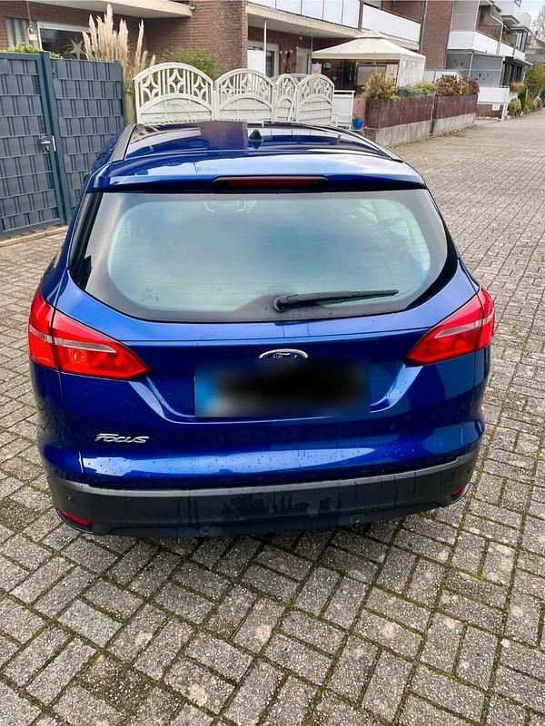 Usata Ford Focus 120 CV (88 kW) 2015 Blu Station wagon