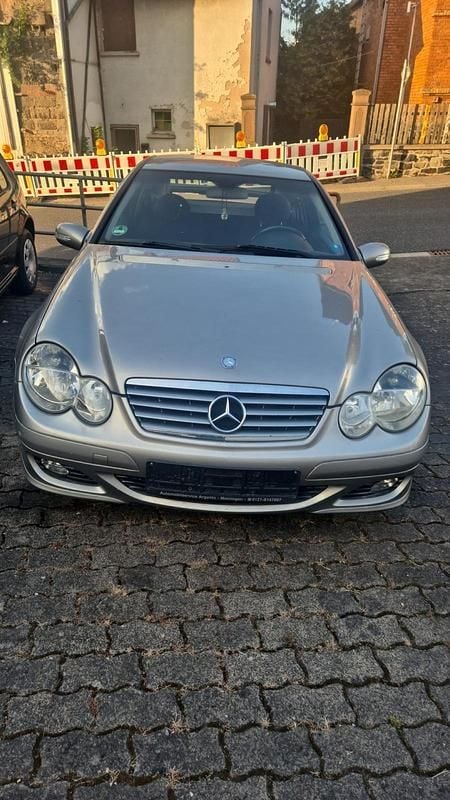 Silber Gebraucht 2005 Mercedes C180 Coupé | 2.750 € (Fairer Preis) - Bild 1/4