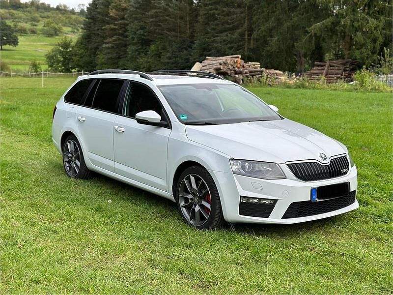 Weiß Gebraucht 2015 Skoda Octavia RS Kombi | 11.500 € (Fairer Preis) - Bild 1/4