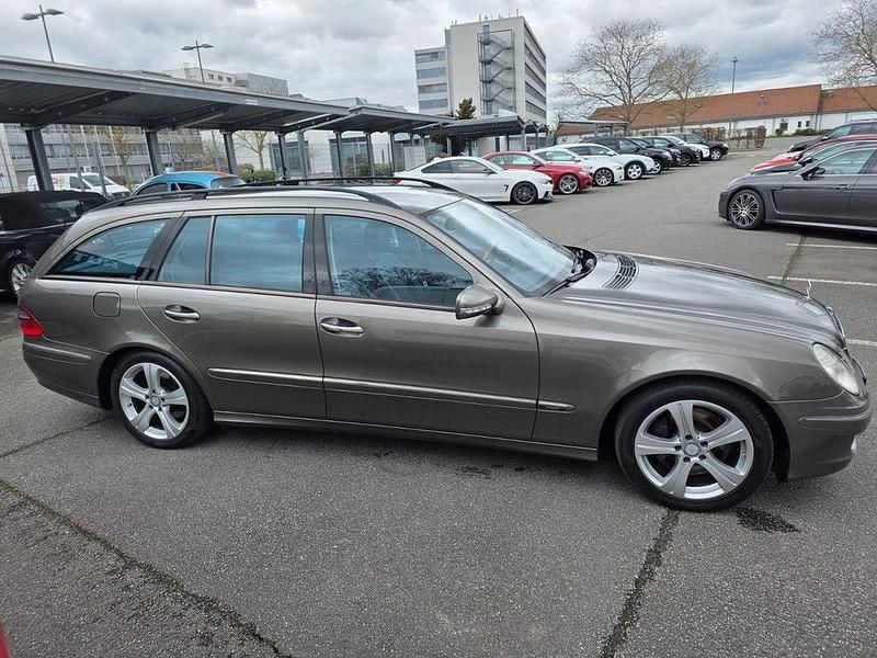 Gebraucht Mercedes E350 272 PS (200 kW) 2006 Grau Kombi