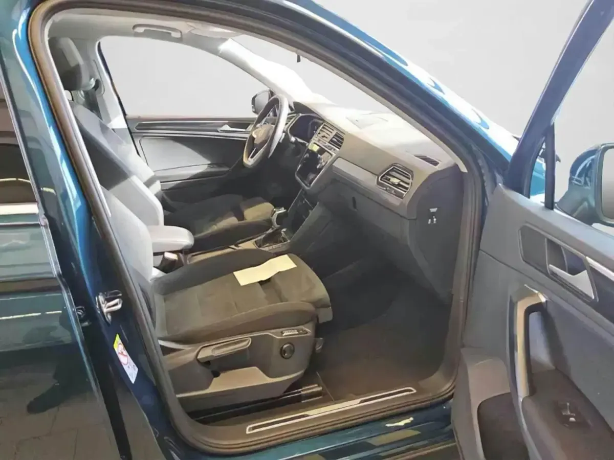 Gebraucht VW Tiguan Elegance 150 PS (110 kW) 2024 Blau SUV
