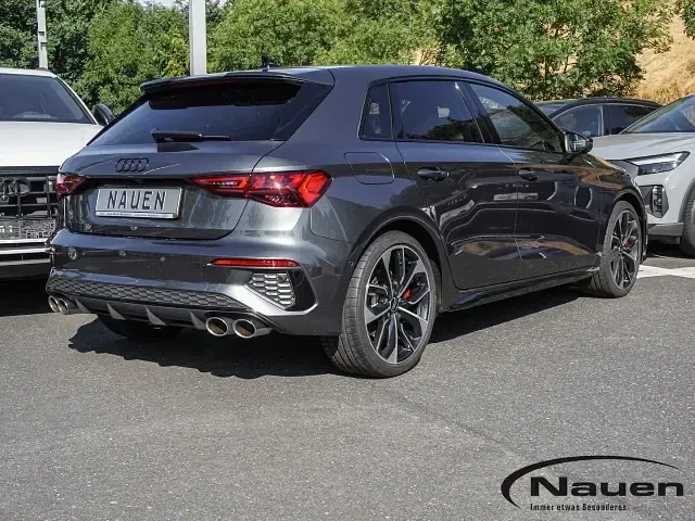 Gebraucht Audi S3 Sport 310 PS (228 kW) 2024 Grau Limousine