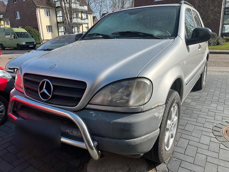 Gebraucht Mercedes ML270 170 PS (125 kW) 2000 Silber SUV