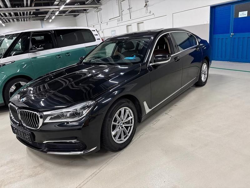 Gebraucht BMW 730 265 PS (194 kW) 2017 Saphirschwarz Limousine