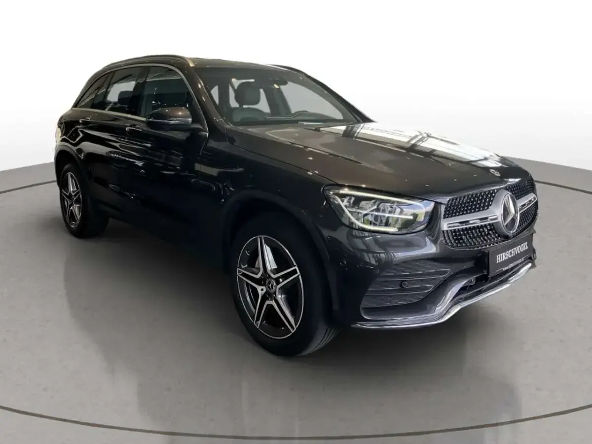 Gebraucht Mercedes GLC300 AMG line 211 PS (155 kW) 2021 Metalliclack graphitgrau (metallic) SUV