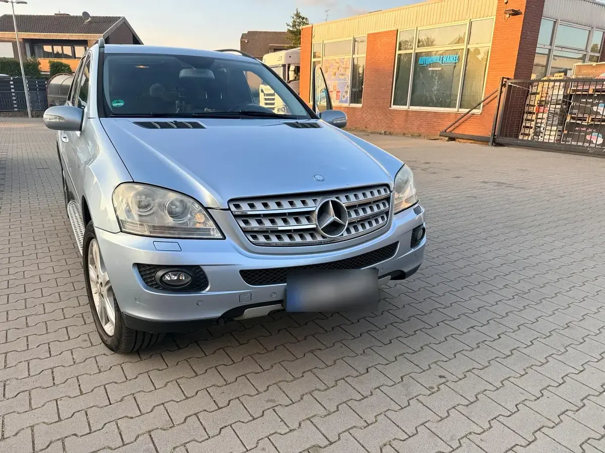 Gebraucht Mercedes ML350 224 PS (164 kW) 2007 Blau SUV