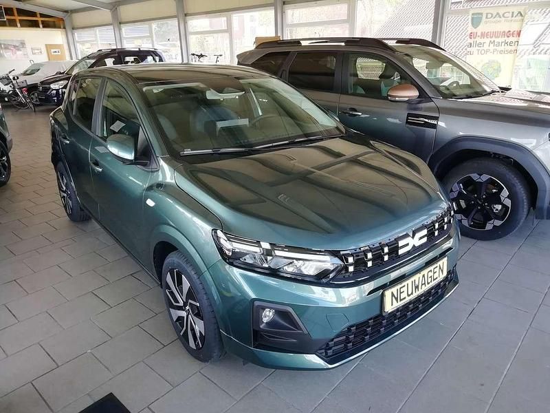 Neu Dacia Sandero Expression 101 PS (74 kW) 2025 Arctisweiss; metallic zzgl. Limousine