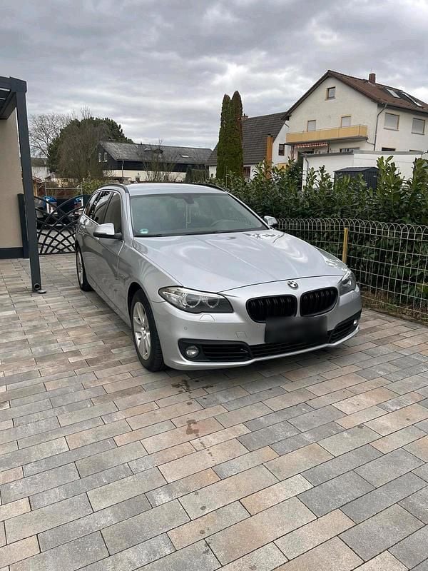 Gebraucht BMW 520 190 PS (139 kW) 2016 Silber Kombi