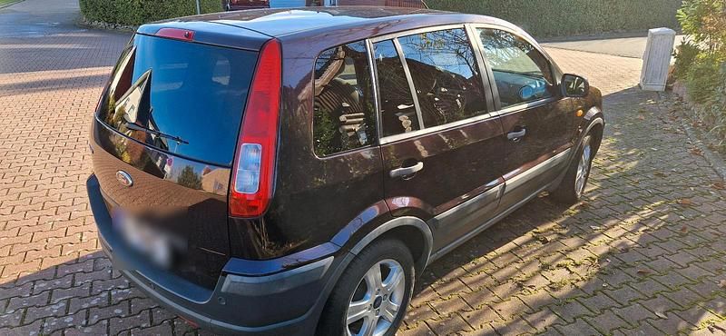 Gebraucht Ford Fusion 101 PS (74 kW) 2011 Violet Kleinwagen