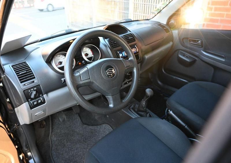 Usata Suzuki Ignis 99 CV (72 kW) 2006 Nero Utilitaria