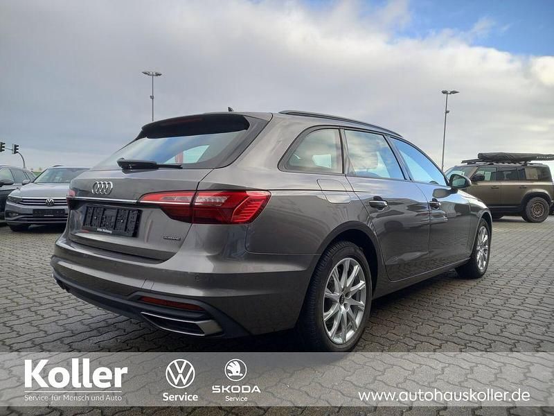 Gebraucht Audi A4 Basis 204 PS (150 kW) 2022 Terragrau Kombi