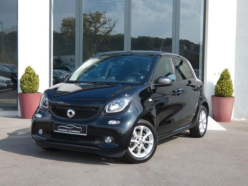 Schwarz Gebraucht 2018 Smart ForFour Limousine | 12.370 € (Fairer Preis) - Bild 1/4