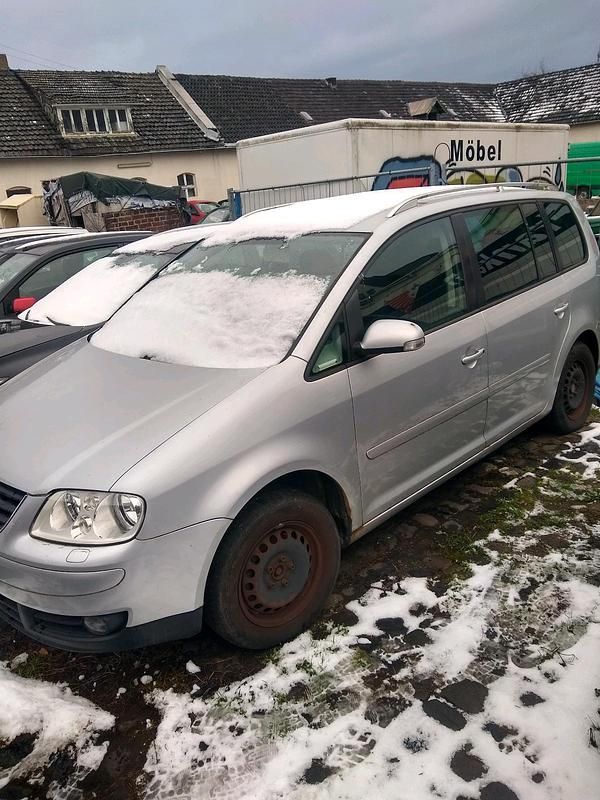 Silber Gebraucht 2003 VW Touran Van / Kleinbus | 700 € (Superpreis) - Bild 1/4