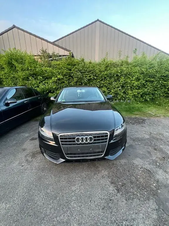 Gebraucht Audi A4 Attraction 160 PS (117 kW) 2010 Limousine
