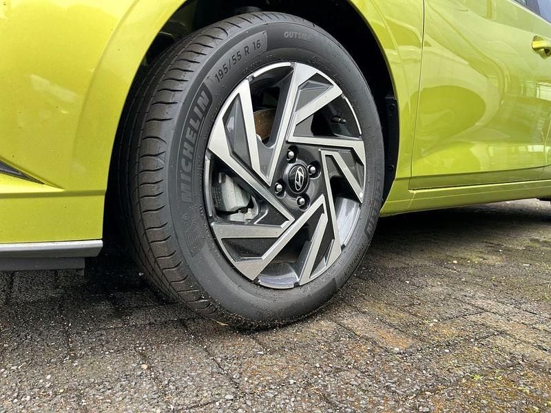 Gebraucht Hyundai i20 101 PS (74 kW) 2024 Gelb Kleinwagen