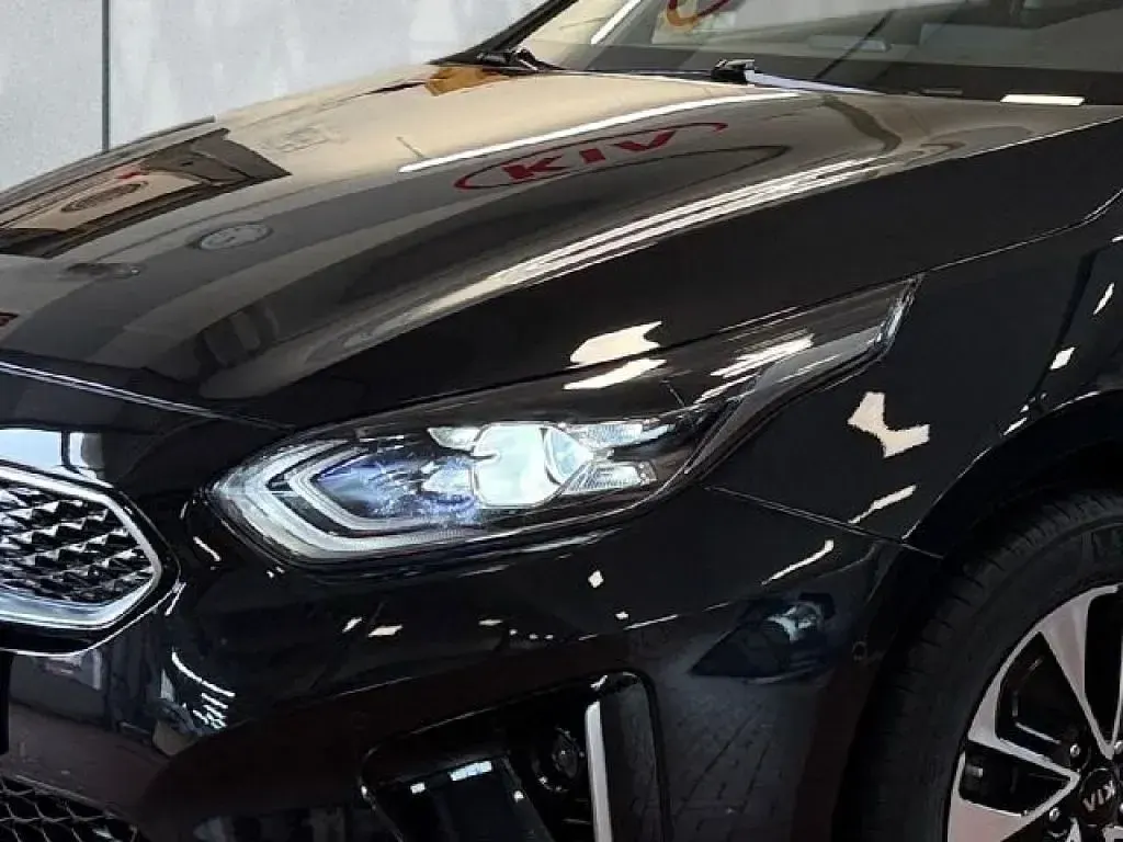 Gebraucht Kia Ceed Spirit 105 PS (77 kW) 2021 Zilinaschwarz met. (metallic) Kleinwagen