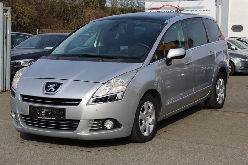 Grau Gebraucht 2011 Peugeot 5008 Family Van / Kleinbus | 5.699 € (Fairer Preis) - Bild 1/4
