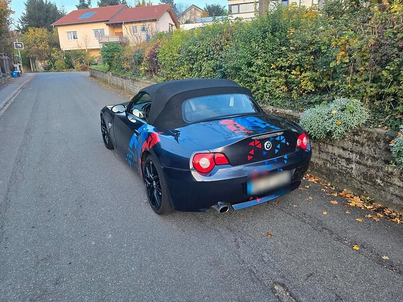 Gebraucht BMW Z4 150 PS (110 kW) 2005 Blau Cabrio