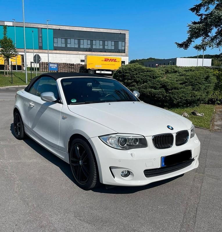 Weiß Gebraucht 2013 BMW 120 Cabriolet Exclusive Cabrio | 9.250 € (Guter Preis) - Bild 1/4