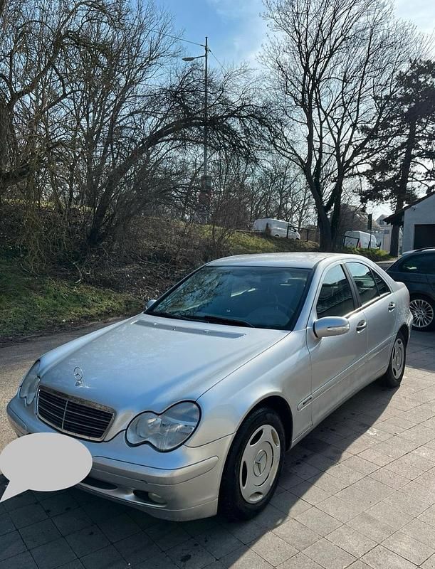 Grau Gebraucht 2003 Mercedes C180 Limousine | 2.400 € (Guter Preis) - Bild 1/4