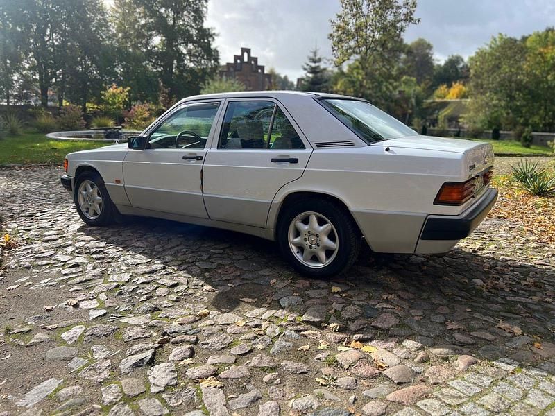 Gebraucht Mercedes 190 1992 Weiß Limousine