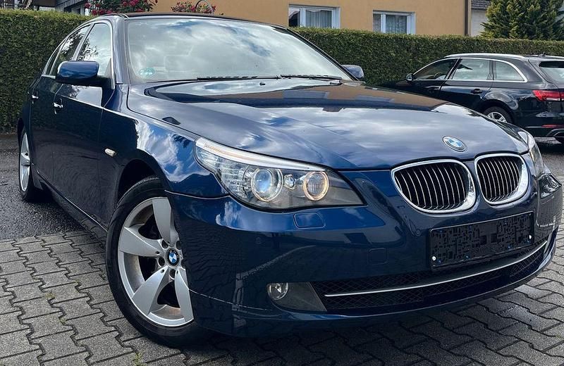 Gebraucht BMW 525 Sport Line 197 PS (144 kW) 2008 Blau Limousine