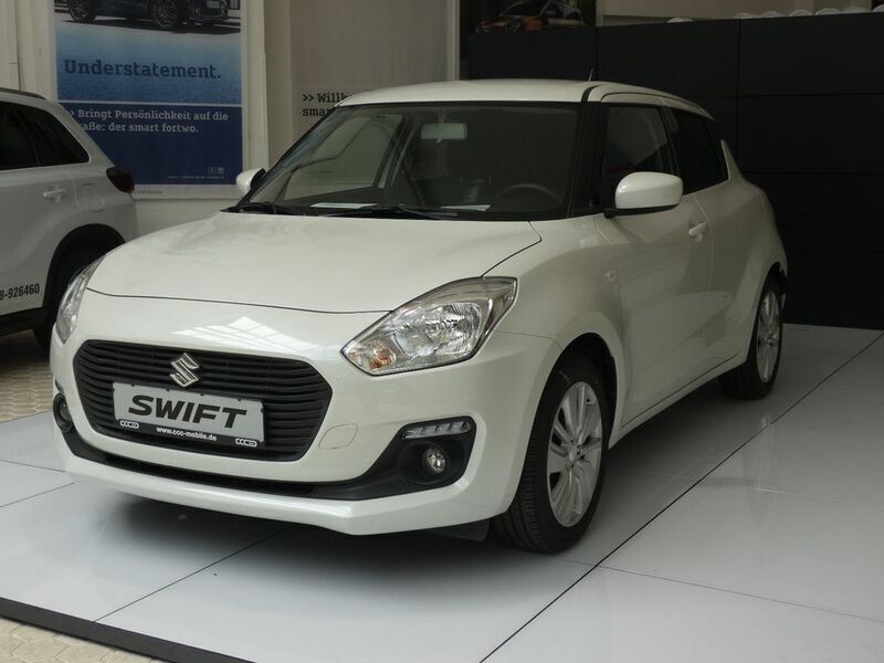 Weiß Gebraucht 2021 Suzuki Swift Kleinwagen | 13.390 € (Fairer Preis) - Bild 1/4