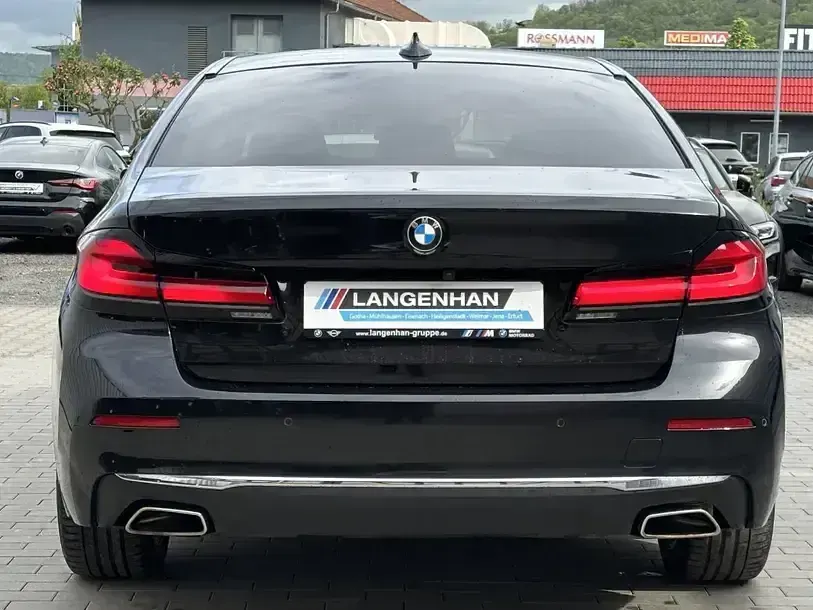 Gebraucht BMW 540 Efficient Dynamics 340 PS (250 kW) 2022 Schwarz Limousine
