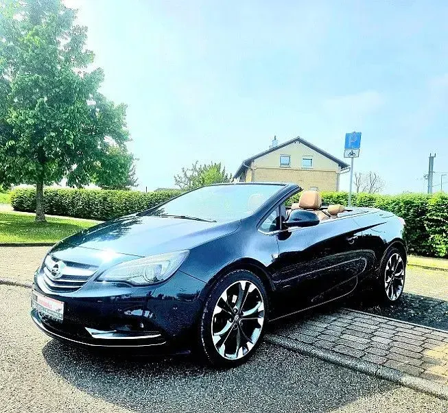 Gebraucht Opel Cascada Innovation 165 PS (121 kW) 2014 Smaragd gruen (mi) Cabrio