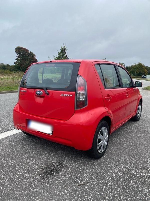 Rot Gebraucht 2009 Subaru Justy Kleinwagen | 2.200 € (Fairer Preis) - Bild 1/4