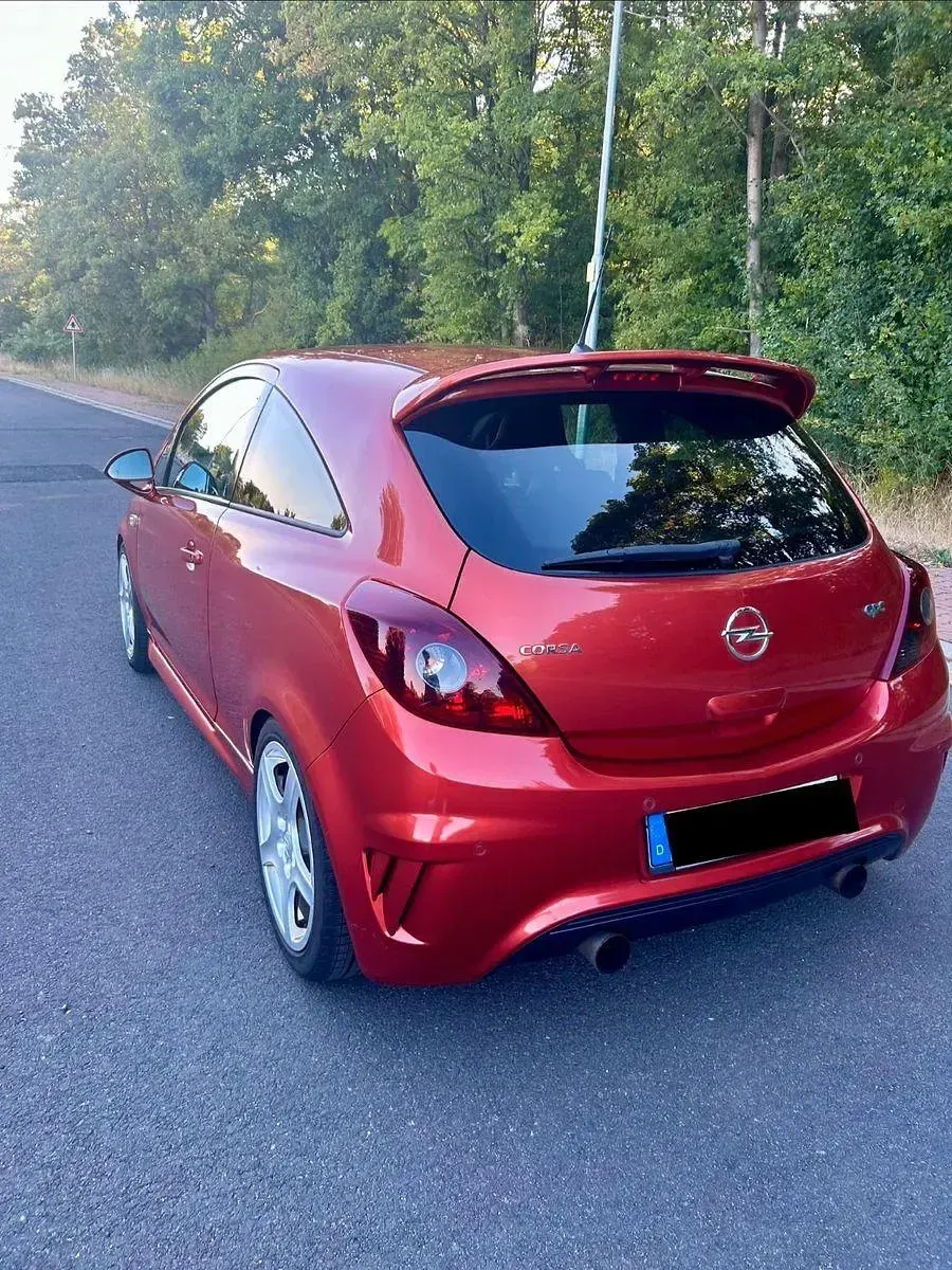 Gebraucht Opel Corsa Edition 211 PS (155 kW) 2012 Orange Kleinwagen