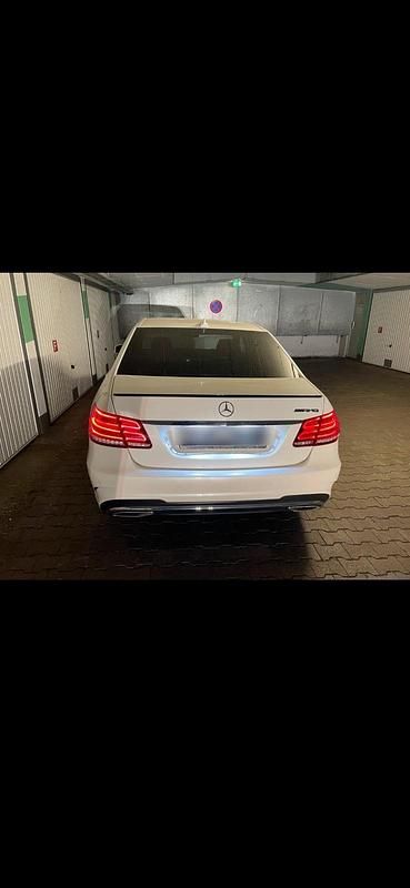 Gebraucht Mercedes E250 AMG 211 PS (155 kW) 2014 Weiß Limousine