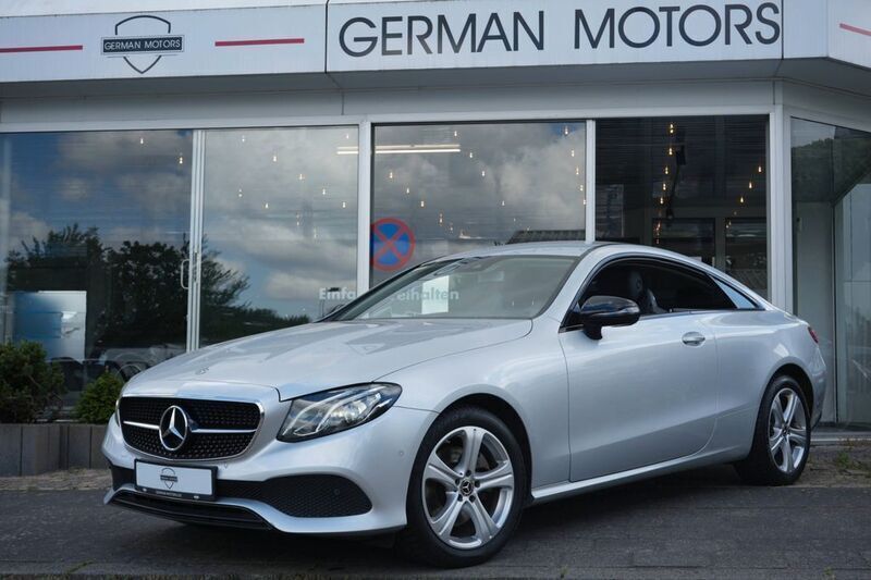 Silber Gebraucht 2018 Mercedes E220 Night Coupé | 23.500 € - Bild 1/4