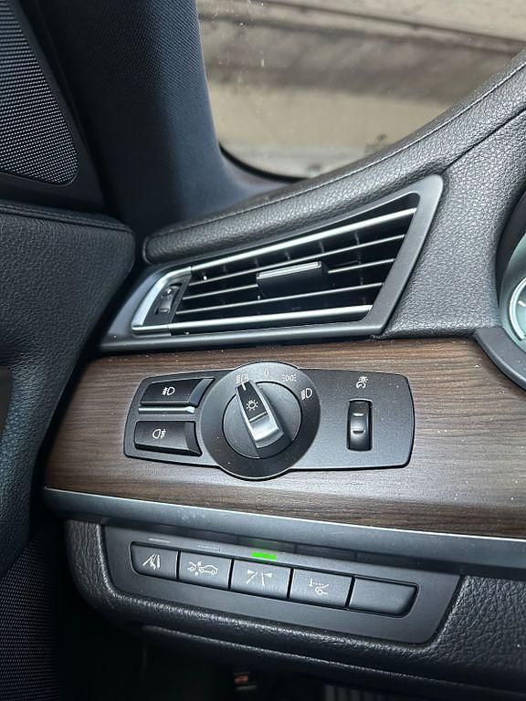Schwarz Gebraucht 2010 BMW 730 Performance Limousine | 12.500 € (Fairer Preis) - Bild 1/4