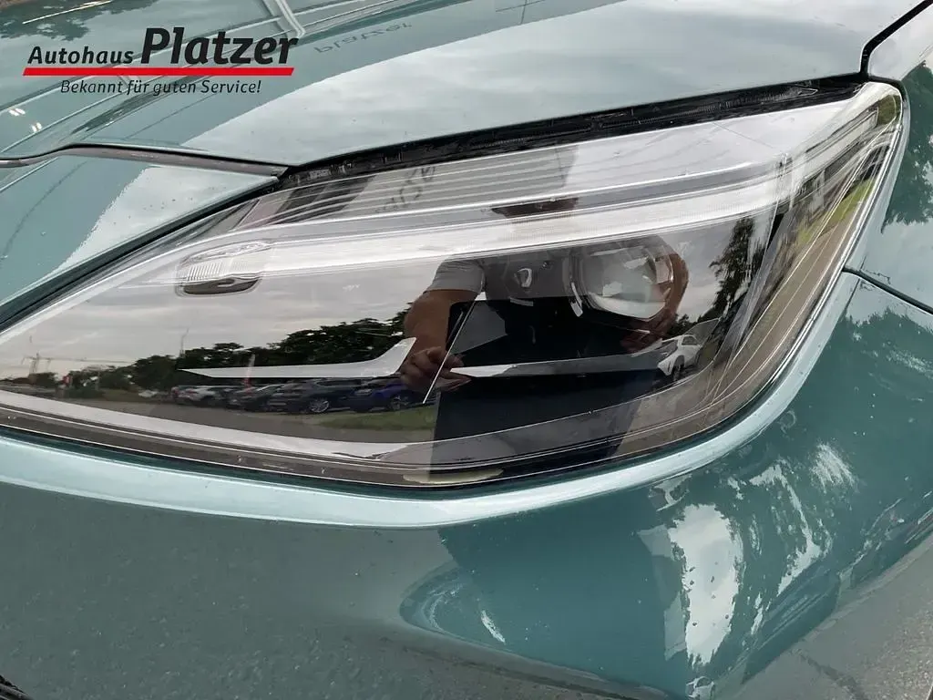 Neu Toyota Yaris 92 PS (67 kW) 2026 Gruen Kleinwagen