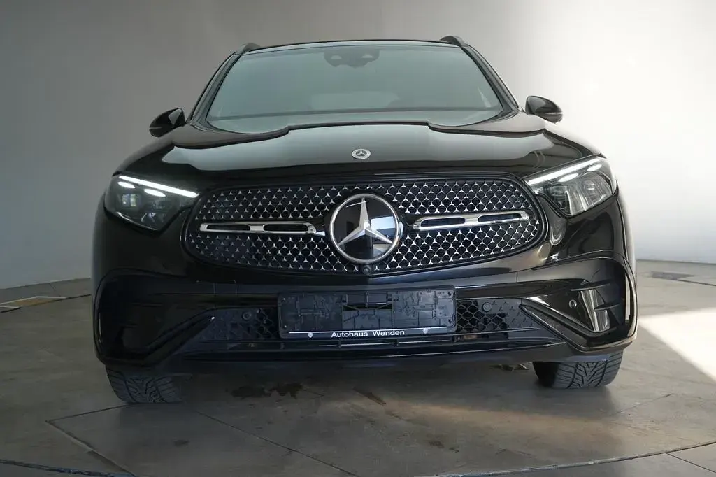Gebraucht Mercedes GLC300 Advanced 258 PS (189 kW) 2023 Schwarz SUV