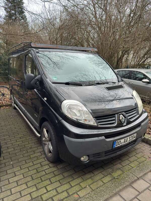 Schwarz Gebraucht 2011 Renault Trafic Komfort Van | 7.600 € (Superpreis) - Bild 1/4