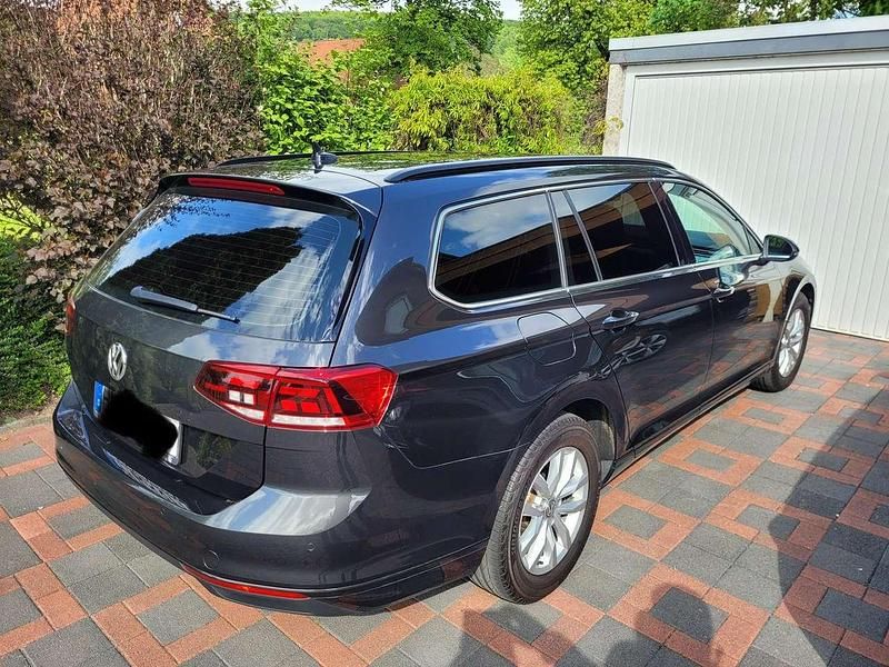 Grau Gebraucht 2020 VW Passat Business Kombi | 22.500 € (Fairer Preis) - Bild 1/4