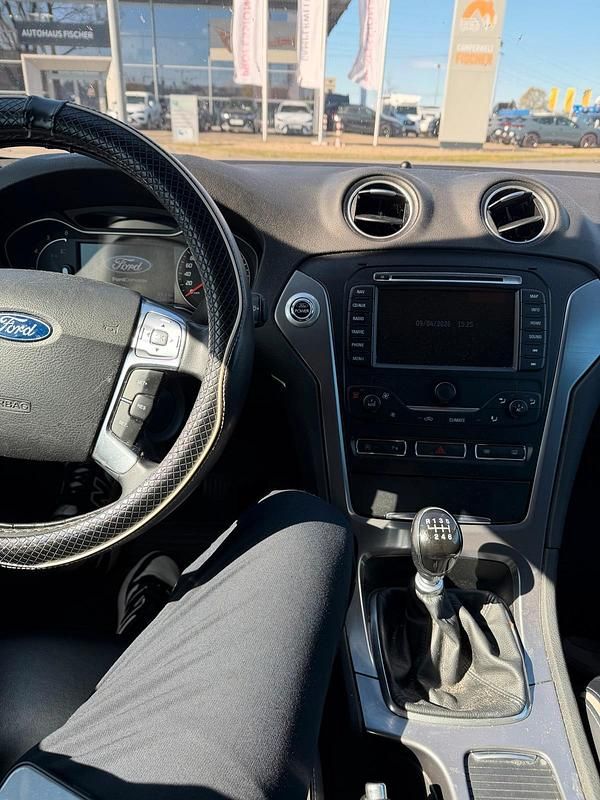 Gebraucht Ford Mondeo 116 PS (85 kW) 2011 Braun Limousine