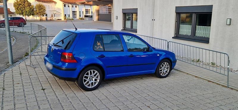 Gebraucht VW Golf IV 110 PS (80 kW) 2002 Blau Limousine