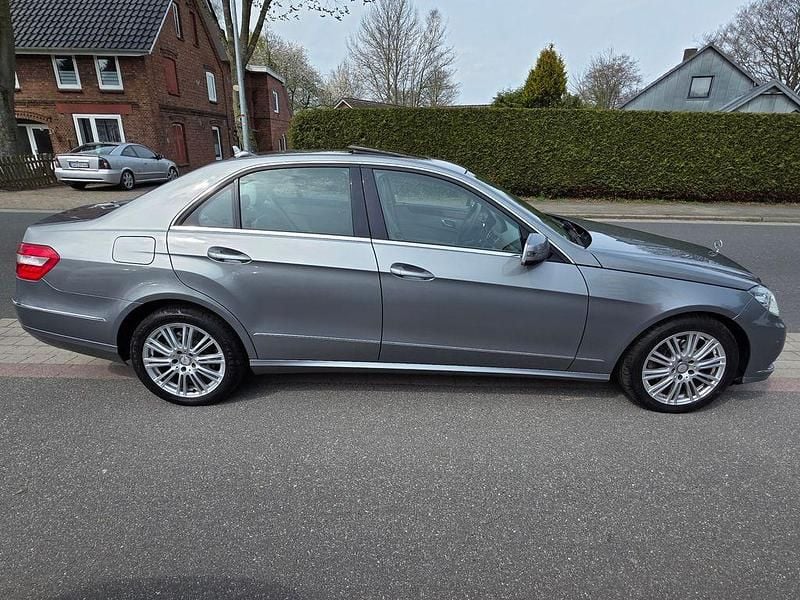 Gebraucht Mercedes E220 170 PS (125 kW) 2012 Silber Limousine