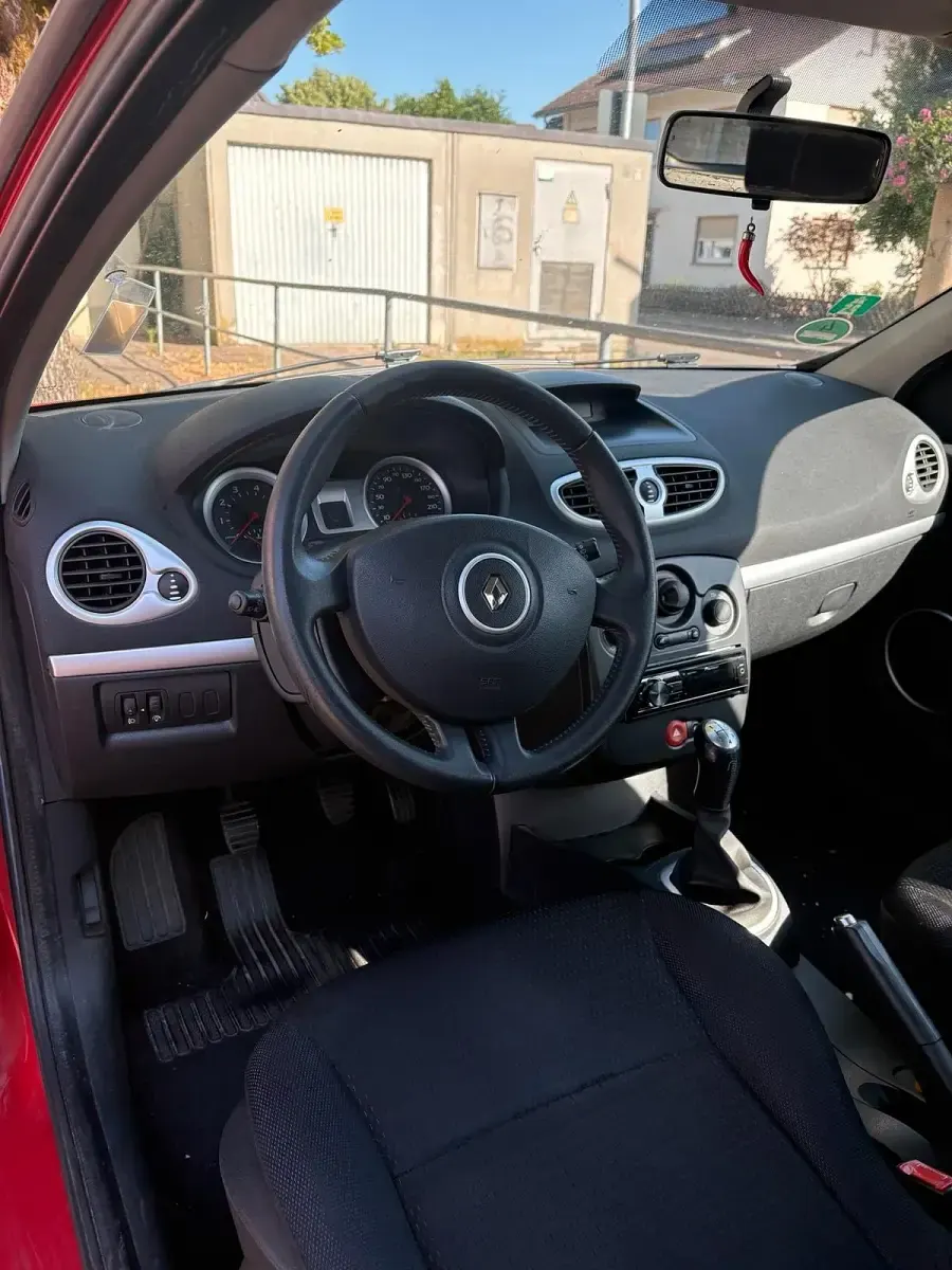 Gebraucht Renault Clio 75 PS (55 kW) 2007 Rot Kleinwagen
