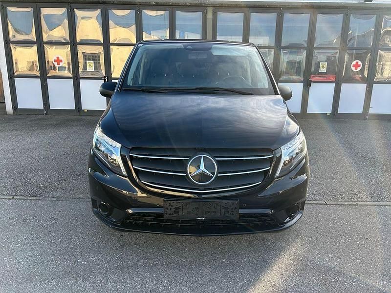 Schwarz Gebraucht 2021 Mercedes e-Vito Van | 32.980 € (Fairer Preis) - Bild 1/4