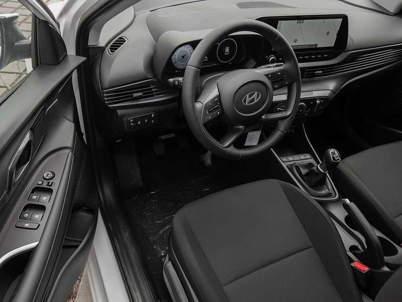Gebraucht Hyundai i20 Trend 101 PS (74 kW) 2025 Atlas white Kleinwagen
