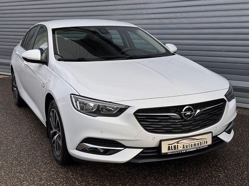 Gebraucht Opel Insignia Selection 136 PS (100 kW) 2018 Weiß Limousine